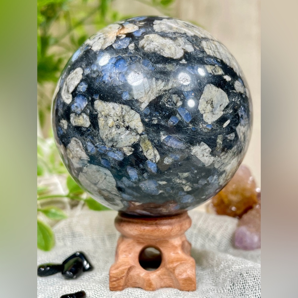 2315 Que Sera Crystal Sphere